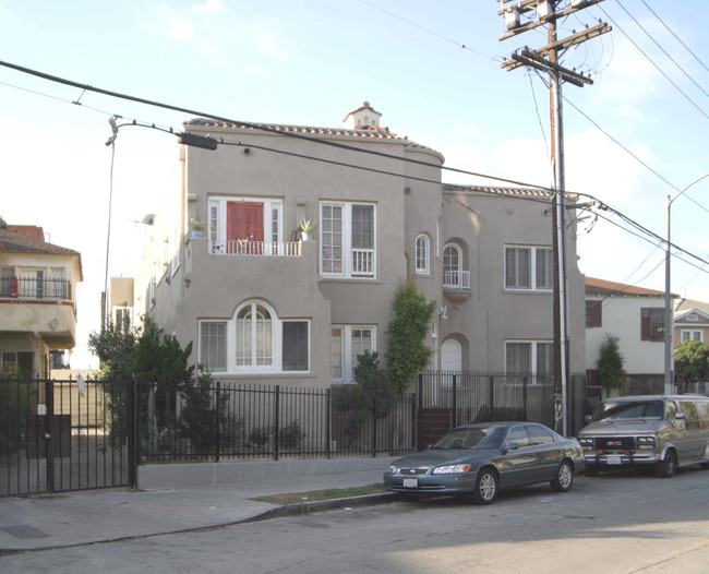 2320 Ocean View Ave in Los Angeles, CA - Foto de edificio - Building Photo