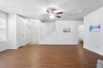 324 Nita Ln in Euless, TX - Building Photo - Building Photo