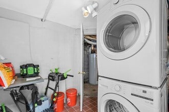 11 Columbia Rd, Unit 2 in Wakefield, MA - Building Photo - Building Photo