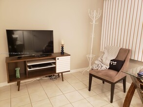 1520 McKinley St, Unit 118E in Hollywood, FL - Building Photo - Building Photo