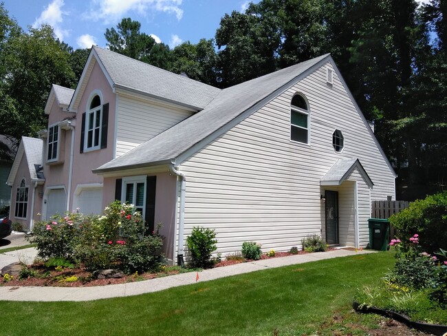 property at 5152 Laurel Bridge Ct SE