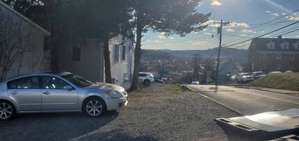806 Price St in Morgantown, WV - Building Photo - Building Photo
