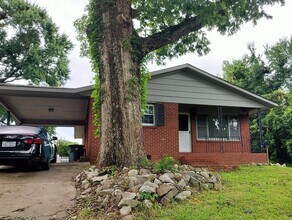 6025 Dahlgren Ave in Fayetteville, NC - Building Photo - Building Photo