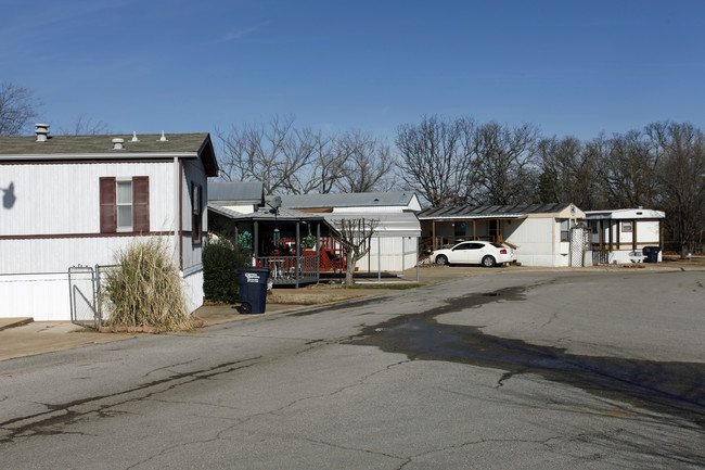 2524 N Harrison St in Shawnee, OK - Building Photo - Building Photo