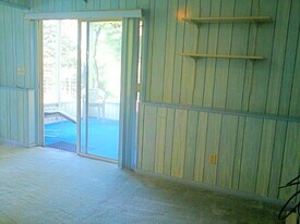 230 Edgemont Rd, Unit 1 in Stroudsburg, PA - Building Photo