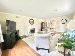 3431 W Colette Ct in Mequon, WI - Building Photo - Building Photo