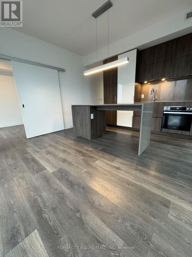 15-2515 Lower Jarvis St