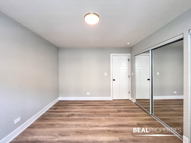 452 W Oakdale Ave in Chicago, IL - Building Photo - Building Photo