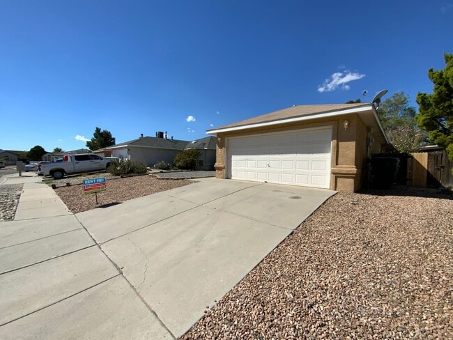 2007 St Croix Dr NW in Albuquerque, NM - Building Photo - Building Photo