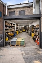 103 Blackstone Ave in Pawtucket, RI - Foto de edificio - Building Photo