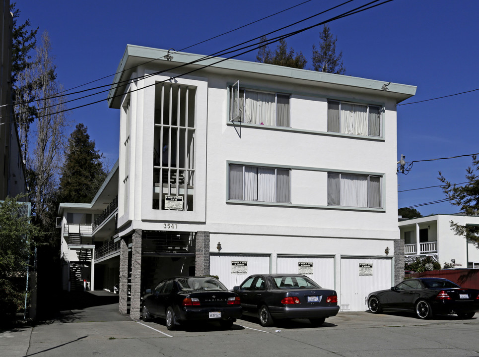 3541 Dimond Ave in Oakland, CA - Building Photo