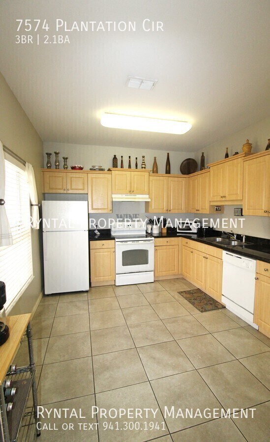 7574 Plantation Cir in Bradenton, FL - Building Photo - Building Photo