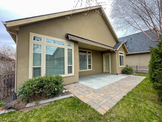 307 E Grove Creek Ln in Eagle, ID - Building Photo - Building Photo