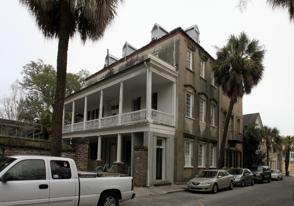 46 Queen Street in Charleston, SC - Building Photo