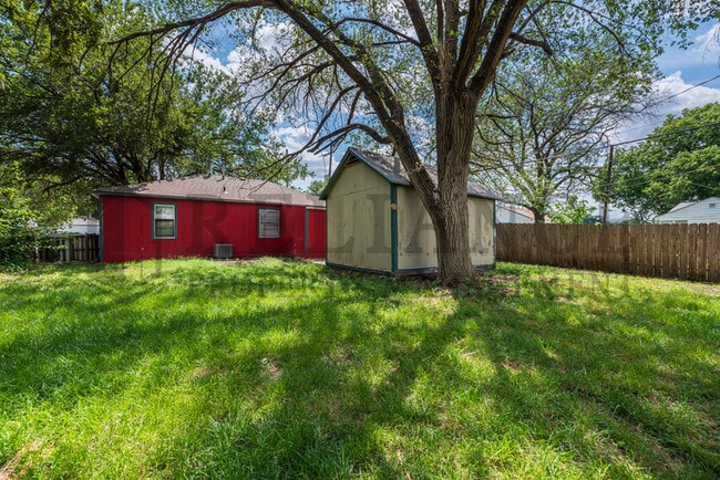 5714 E Harry St in Wichita, KS - Building Photo - Building Photo