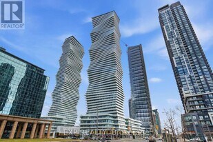 3900 Confederation Pkwy in Mississauga, ON - Building Photo