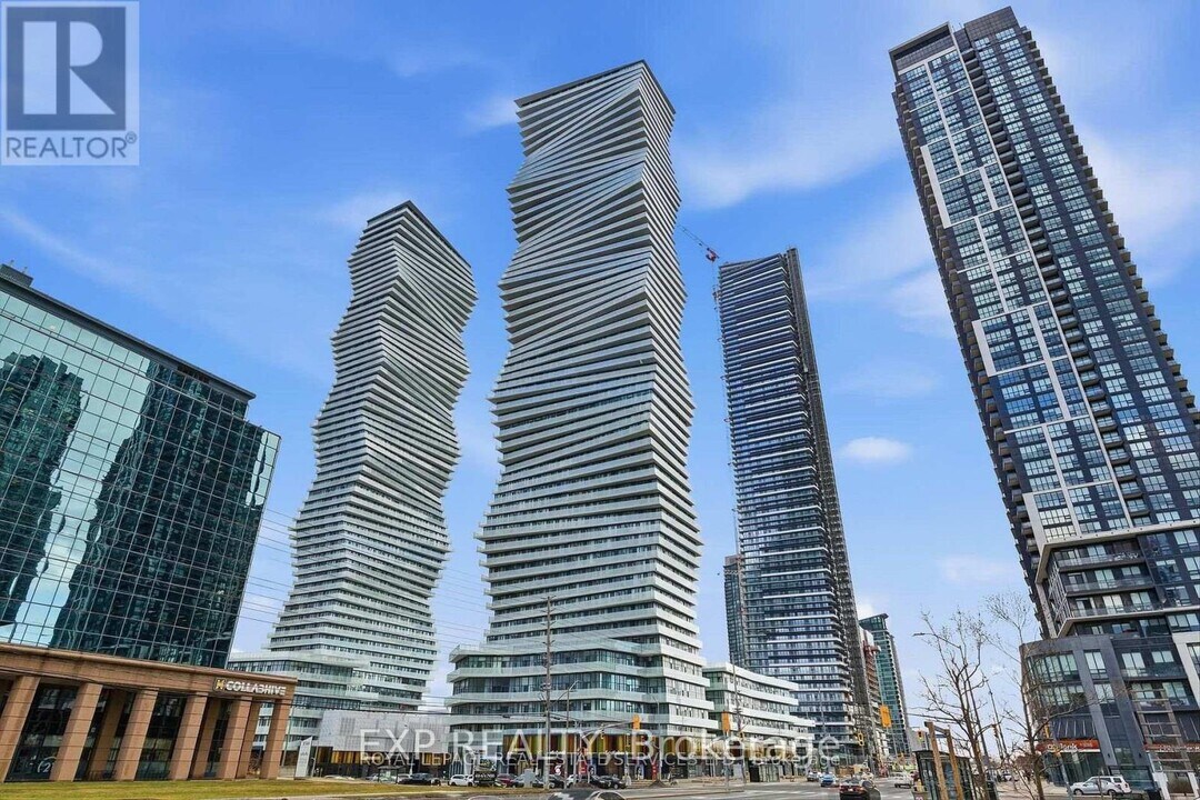 3900 Confederation Pkwy in Mississauga, ON - Building Photo