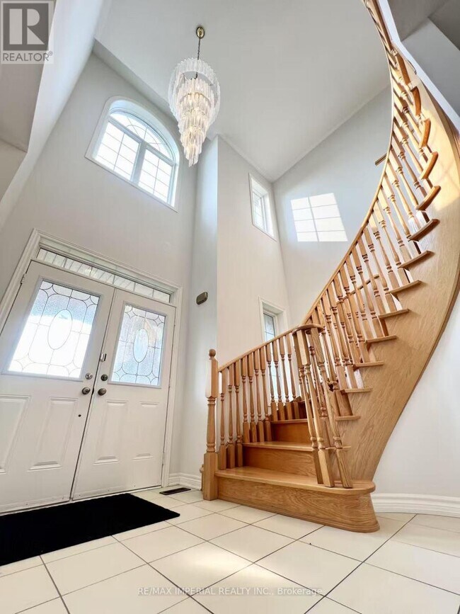 1199 McTavish Dr in Newmarket, ON - Building Photo - Building Photo