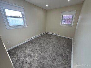220 Coolidge St-Unit -2 in Linden, NJ - Building Photo - Building Photo