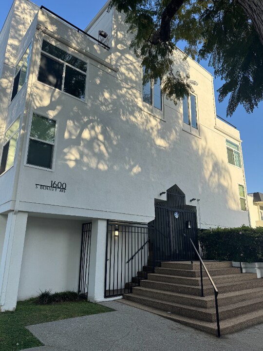 1600 S Bentley Ave, Unit 3 in Los Angeles, CA - Foto de edificio