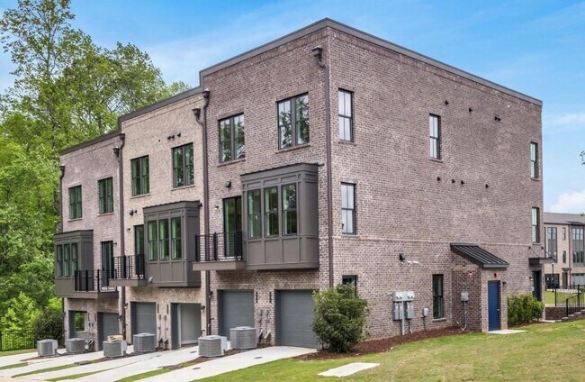 911 Echo Pk Dr in Suwanee, GA - Building Photo - Building Photo