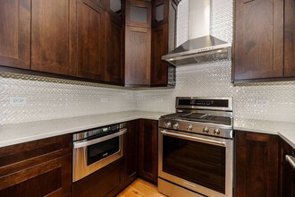 2612 W Fullerton Ave in Chicago, IL - Building Photo - Building Photo