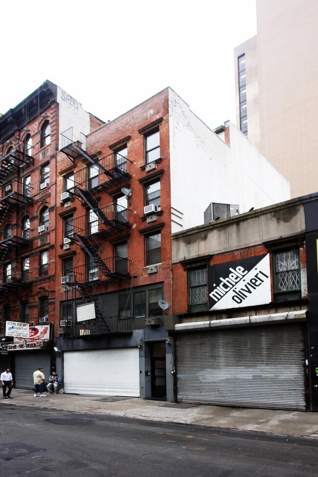 120 Orchard St in New York, NY - Building Photo - Building Photo