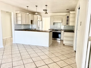 953 Co Rd 3351 in Kempner, TX - Foto de edificio - Building Photo