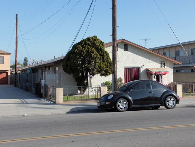 5021 Clara St in Bell, CA - Building Photo - Building Photo