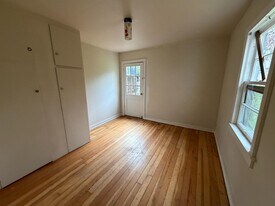 440 B St in Ashland, OR - Building Photo