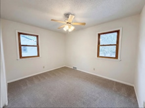 8615 Virginia Cir N in St. Louis Park, MN - Building Photo - Building Photo