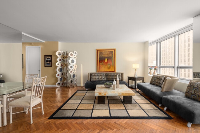 15 W 53rd St in New York, NY - Building Photo - Building Photo