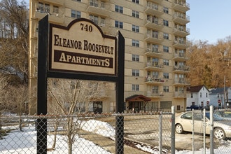 Eleanor Roosevelt Apartments in Aliquippa, PA - Building Photo - Building Photo