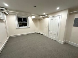 107 Beacon St, Unit 107 Apartamentos