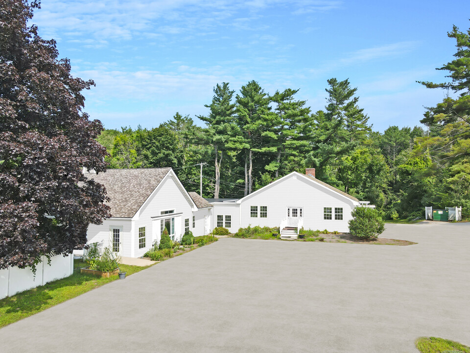 45 Mount Saint Marys Way in Hooksett, NH - Building Photo