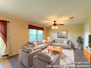 6819 Cutting Creek in San Antonio, TX - Building Photo - Building Photo