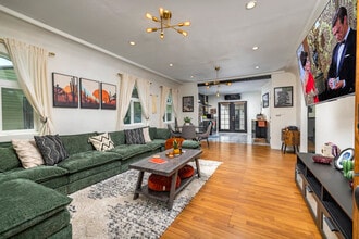 5447 Lime Ave in Long Beach, CA - Building Photo - Building Photo