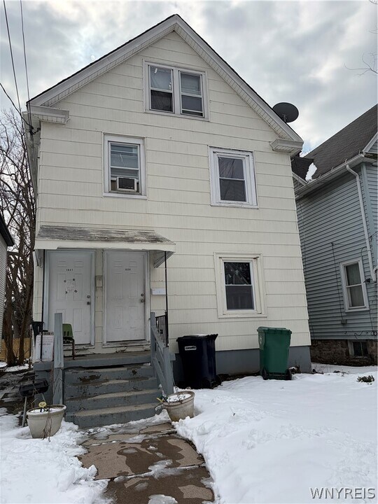 1839 Michigan Ave in Niagara Falls, NY - Building Photo