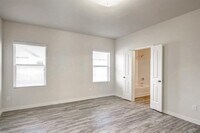 738 Nichols Dr photo'