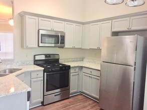 1475 Chaseway Cir in Powder Springs, GA - Building Photo - Building Photo