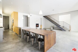 707 Flower Ave in Los Angeles, CA - Building Photo - Building Photo