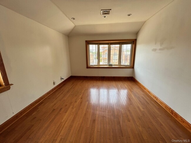 53-11 193rd St in Queens, NY - Building Photo - Building Photo
