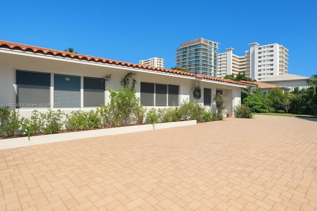 3221 NE 7th St in Pompano Beach, FL - Building Photo