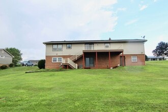 180 Grandview Dr in Harrisonburg, VA - Building Photo - Building Photo