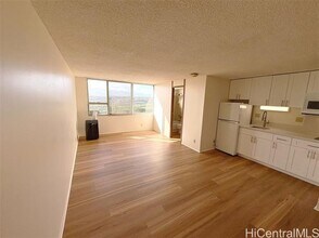 1060 Kamehameha Hwy in Pearl City, HI - Building Photo - Building Photo