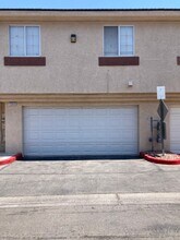 1350 Silver Sierra St in Las Vegas, NV - Building Photo - Building Photo