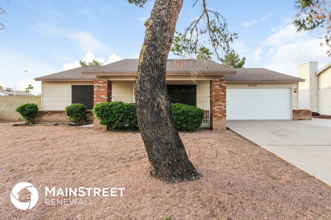 6646 W Sunnyside Dr in Glendale, AZ - Building Photo