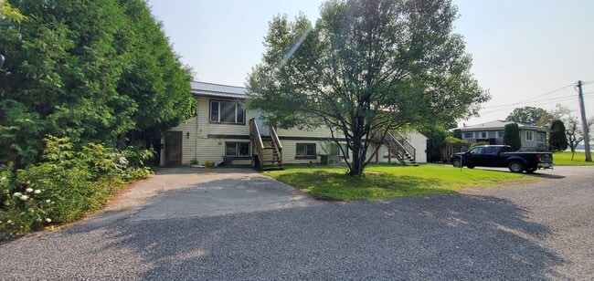 57 Quinte Vw Dr, Unit D