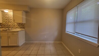 12435 Sharpview Dr in Houston, TX - Building Photo - Building Photo
