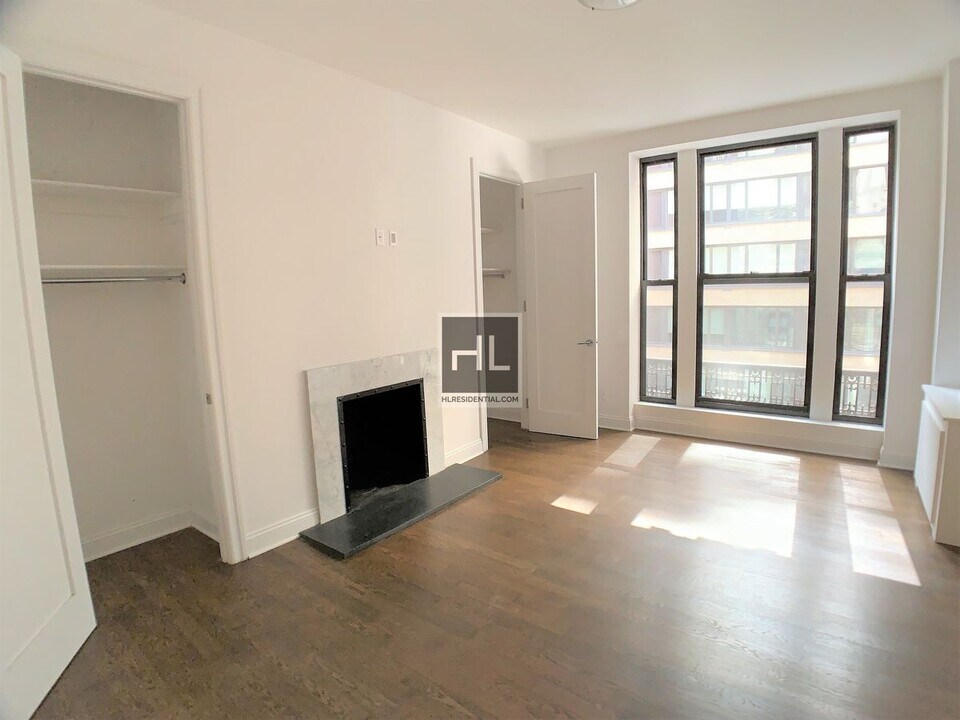 WEST 58 STREET in New York, NY - Building Photo